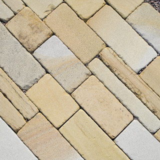 Country Supplies New Yorkstone Sawn & Tumbled Setts Coursed